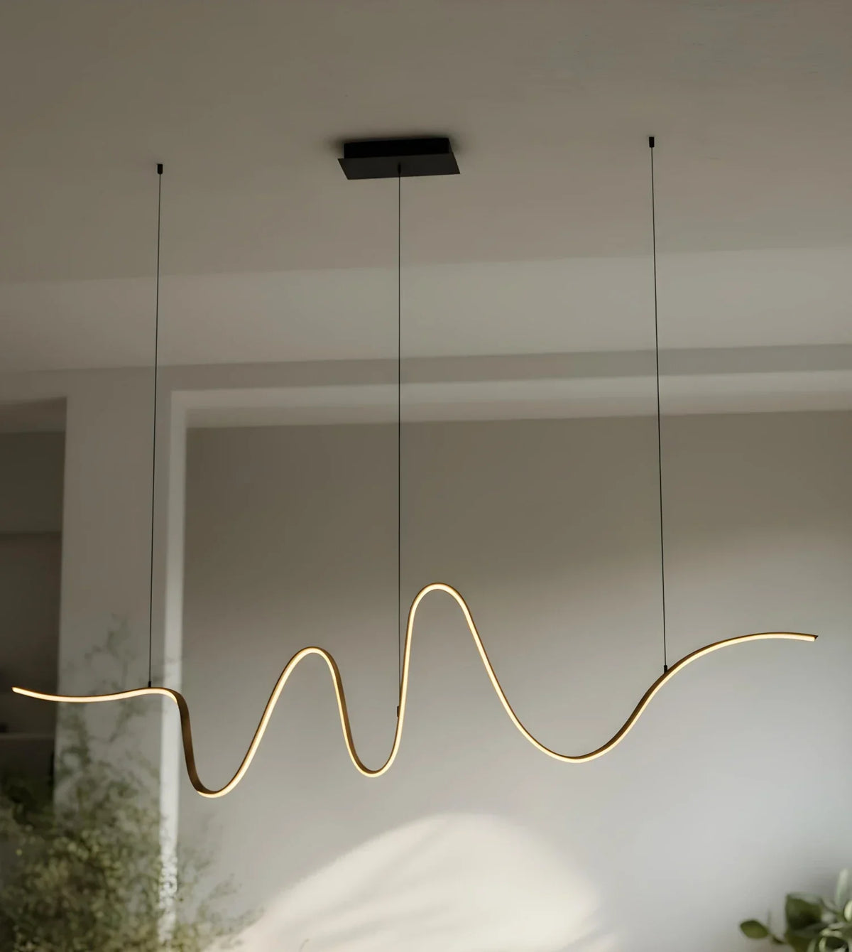 Lyra Modern Linear Pendant Light | Black Aluminum LED Chandelier for Dining Table and Kitchen Island