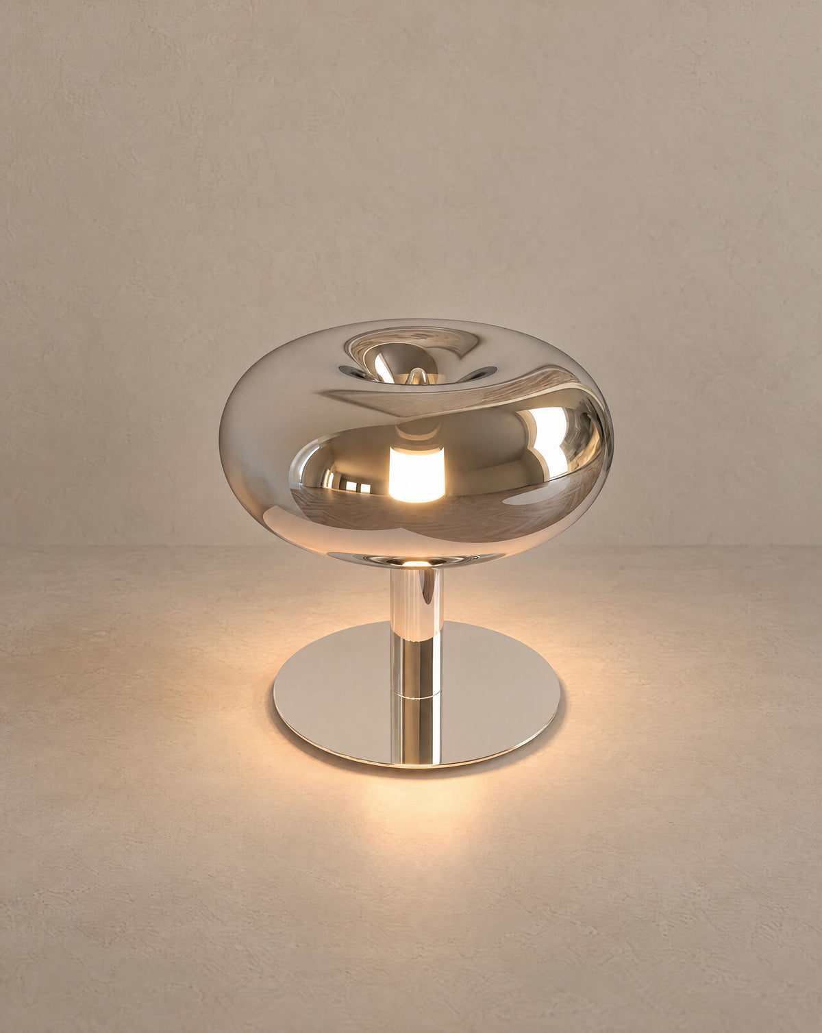 Solsence Fungo mushroom table lamp - Chrome lit with warm 3000K glow on a greige wall